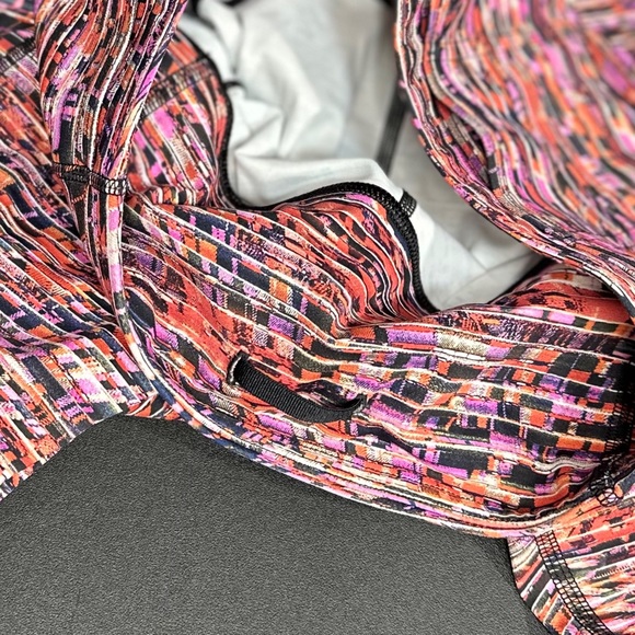 Lululemon Fast and Free Tight II 25" Nulux in Flash Pleat Orange Multi [1703] - Picture 5 of 9